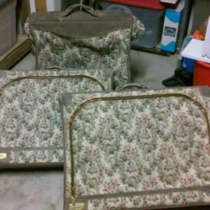French Luggage Floral Garment Bags Set